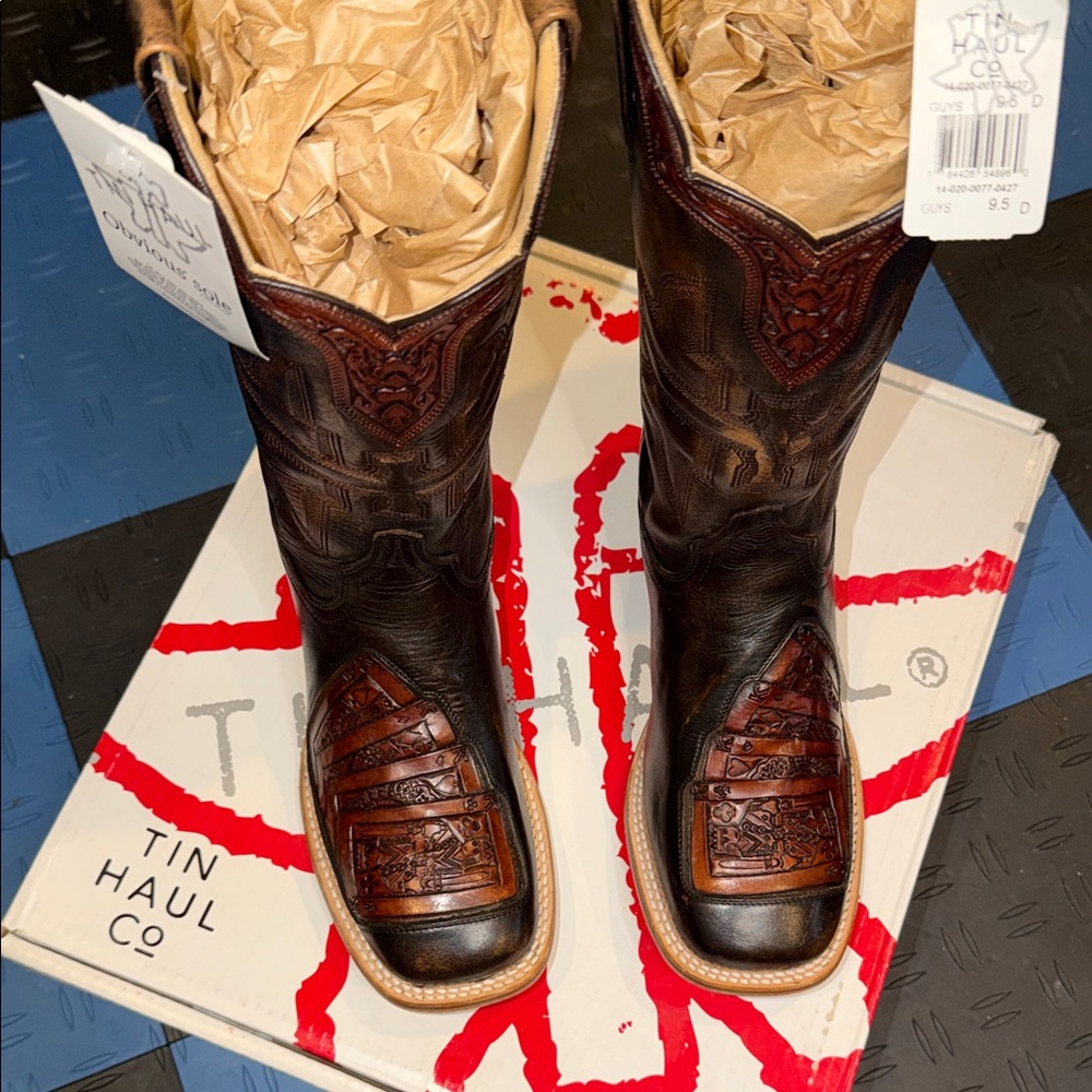 NWT Tin Haul Men's Dark Brown and Tan Western Boots